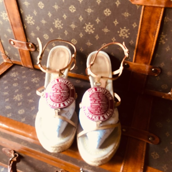 Lois Vuitton Wedges -Trunks & Bags Collection - Picture 4 of 6
